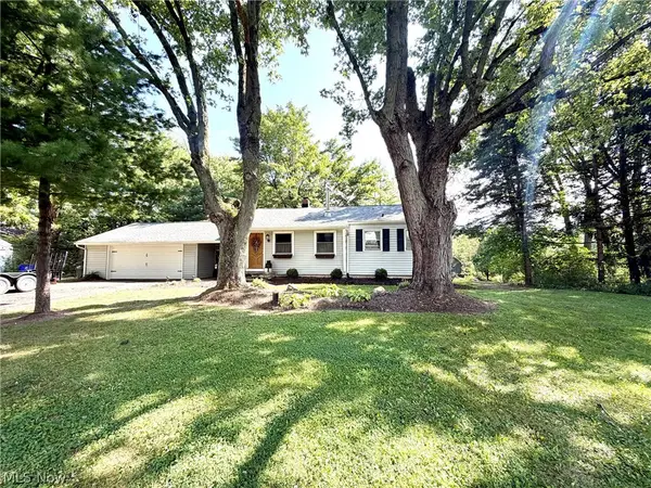 11250 Loris Avenue, Aurora, OH 44202