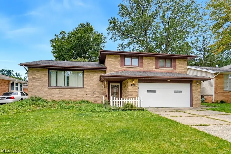 2207 Oaklawn Drive, Parma, OH 44134 - #2