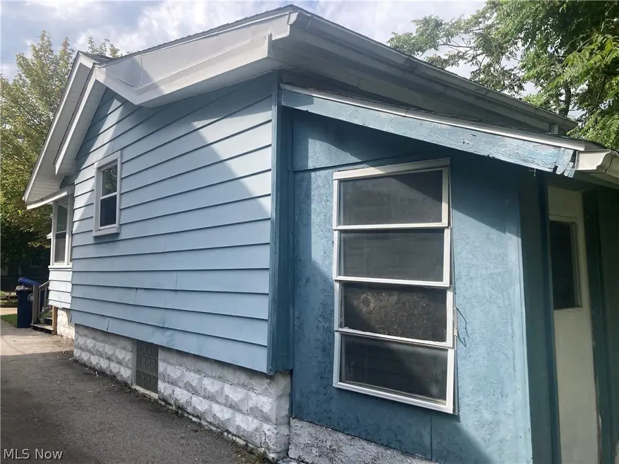 1227 Murray Avenue, Akron, OH 44310 - #2