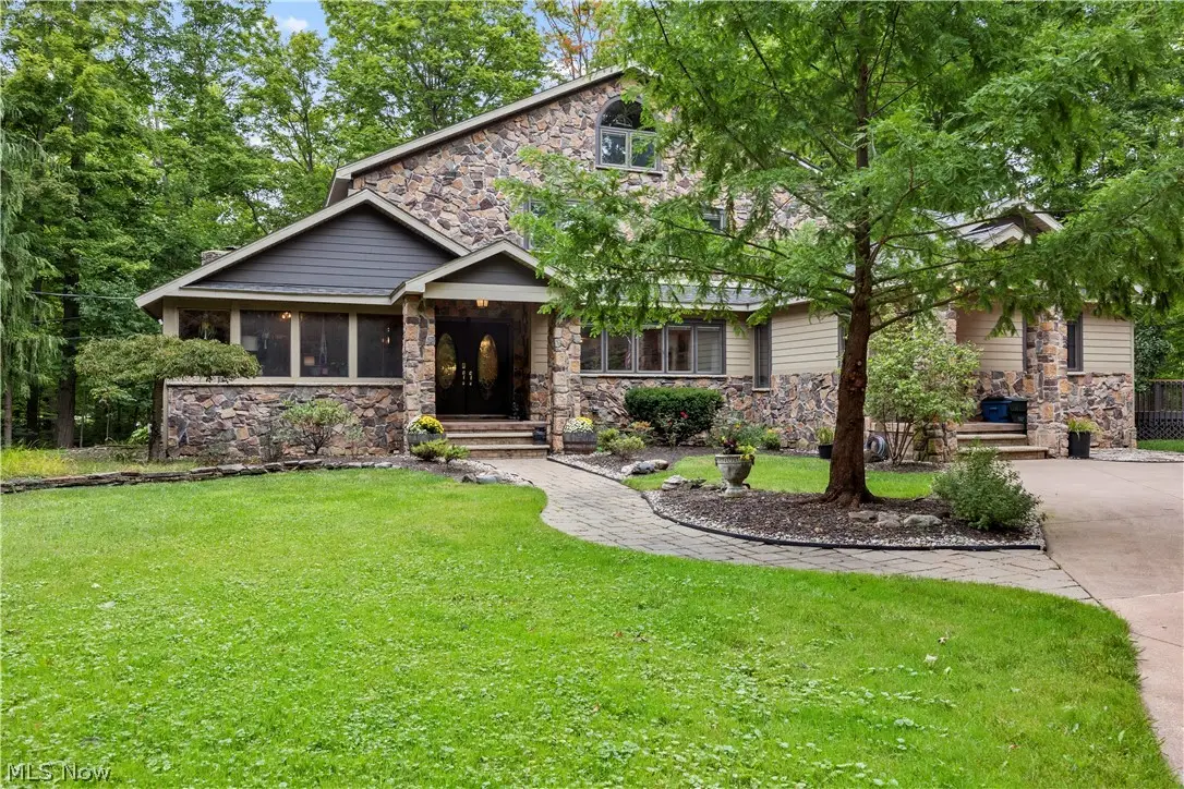 7587 Lewis Road, Olmsted, OH 44138 - #1