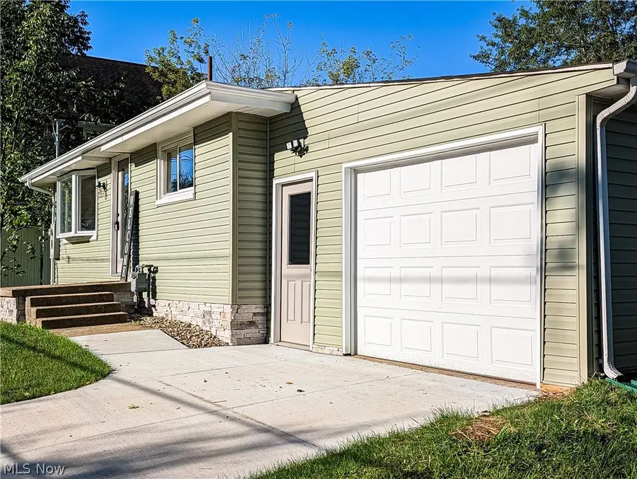 945 14th Se Street, Massillon, OH 44646 - #2