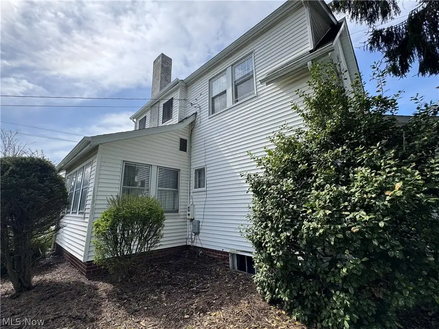 211 E Main Street, Saint Clairsville, OH 43950 - #3