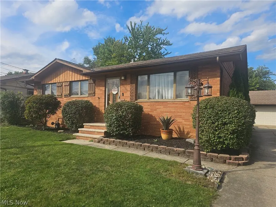 16380 Cynthia Drive, Brook Park, OH 44142 - #2