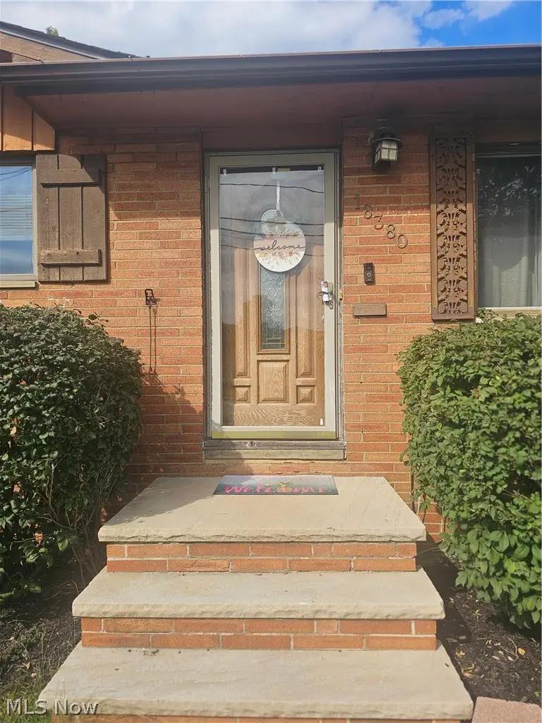 16380 Cynthia Drive, Brook Park, OH 44142 - #3