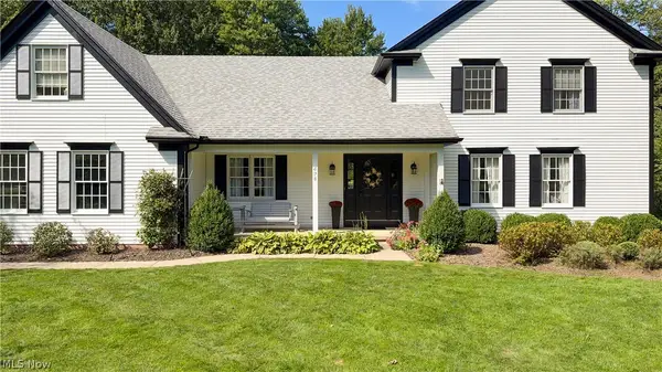 698 Deep Woods Drive, Aurora, OH 44202