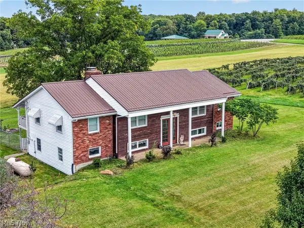 668 S Broadway, Harpersfield, OH 44041