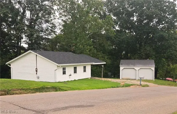 1225 Greenhouse Road, Zanesville, OH 43701