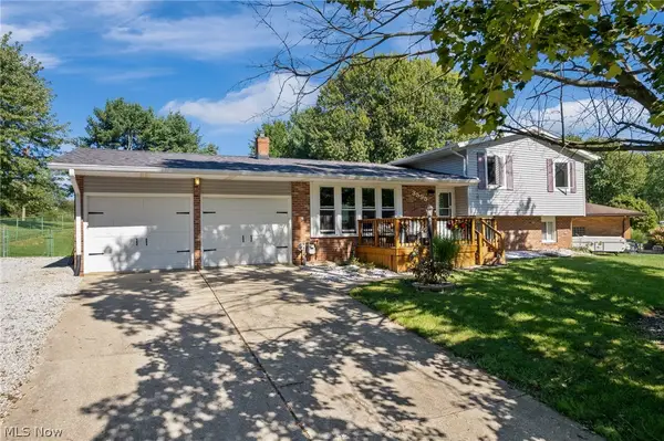 3595 Dauphin Ne Drive, Canton, OH 44721