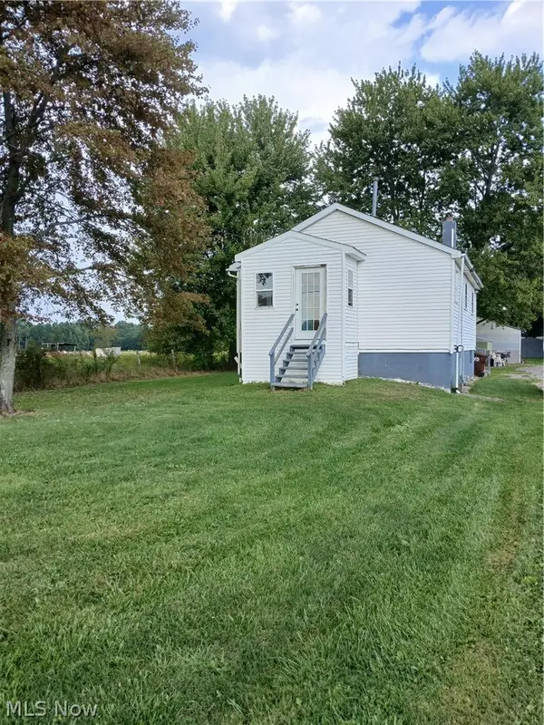 5376 N Park Ext Avenue, Bristolville, OH 44402