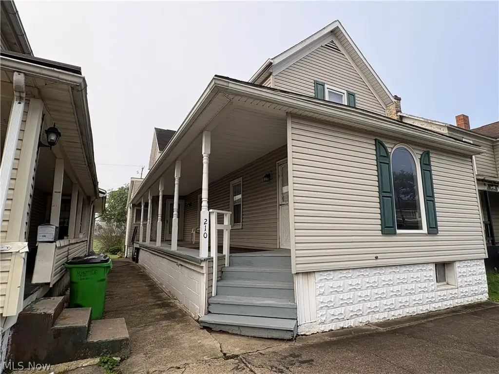 210 W 3rd Street, Uhrichsville, OH 44683 - #1