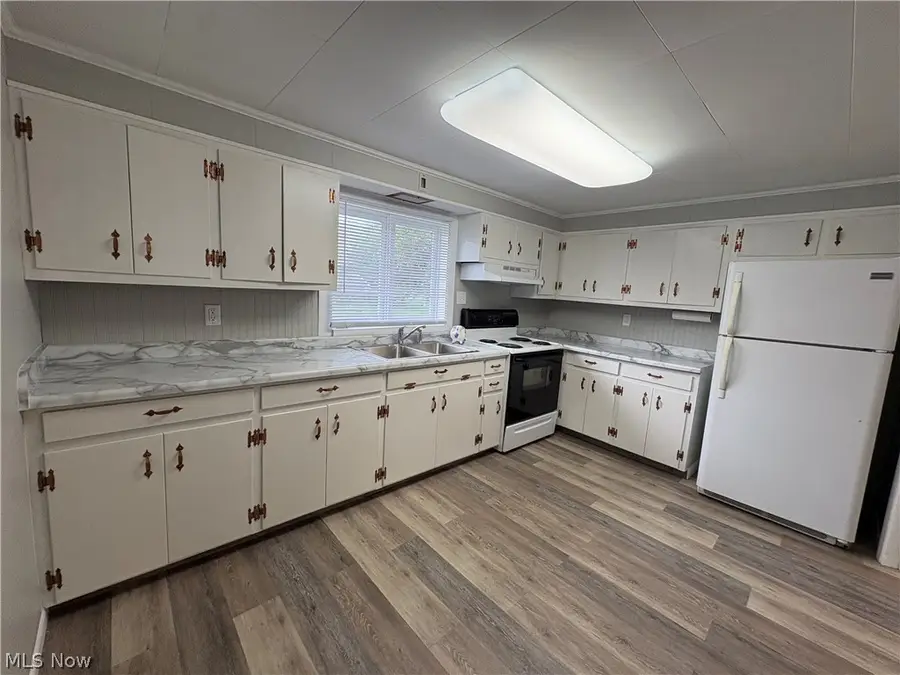 210 W 3rd Street, Uhrichsville, OH 44683 - #3
