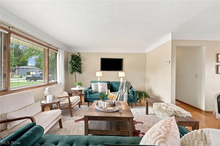 3397 Lotus Lane, Seven Hills, OH 44131 - #3
