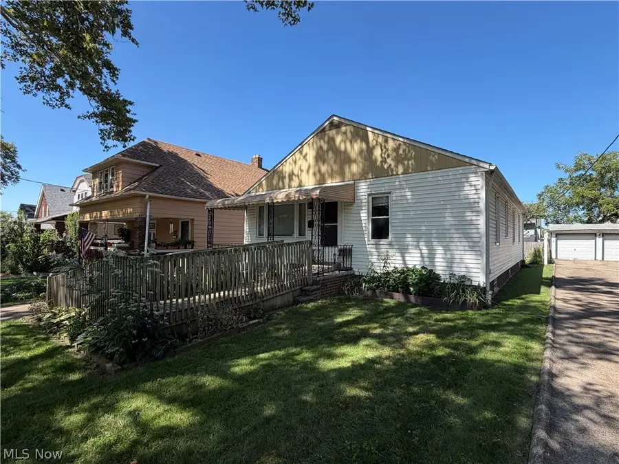8305 Vineyard Avenue, Cleveland, OH 44105 - #2
