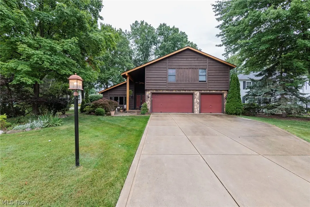 20757 Parkwood Lane, Strongsville, OH 44136 - #1