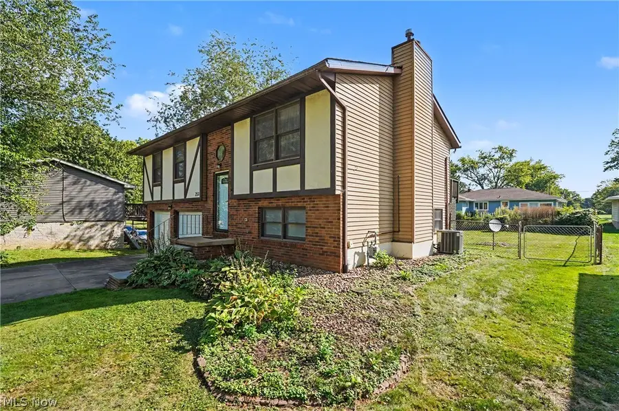 251 Caladonia Avenue, Akron, OH 44333 - #3