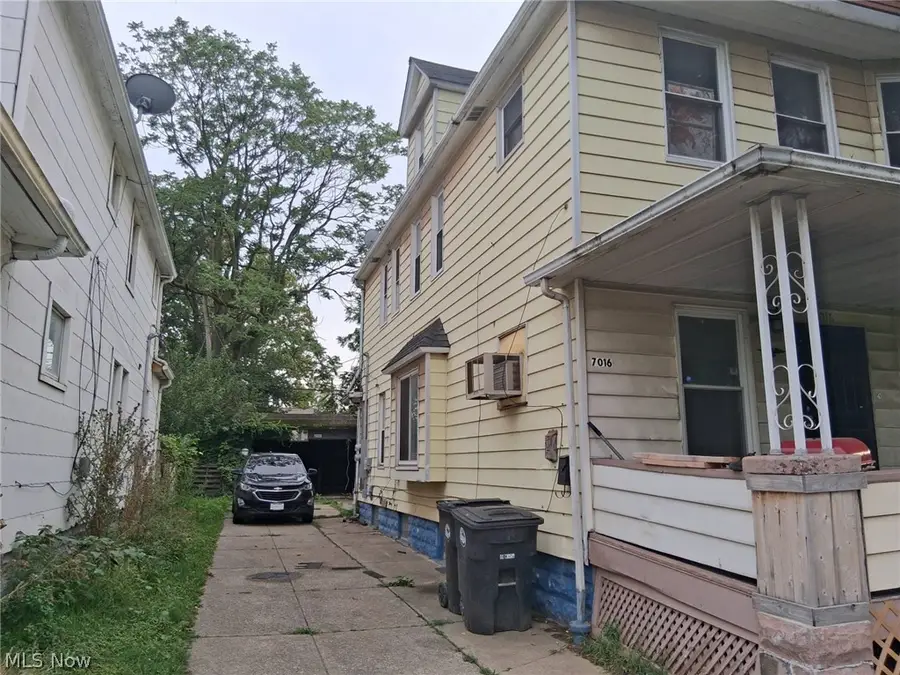 7016 Ivy Avenue, Cleveland, OH 44127 - #3