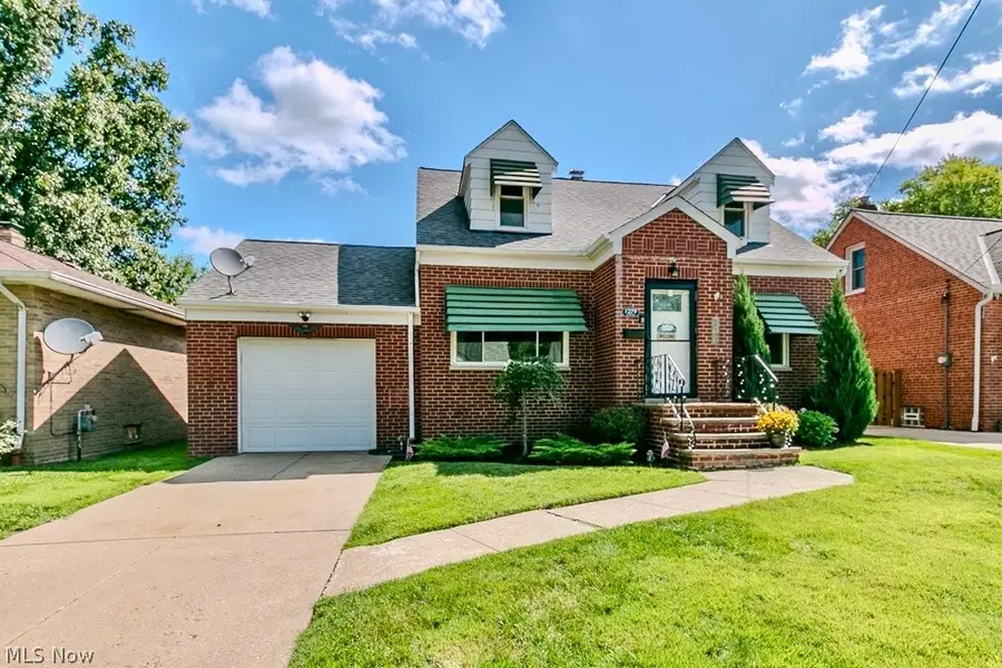 1279 Sunset Road, Mayfield Heights, OH 44124 - #2