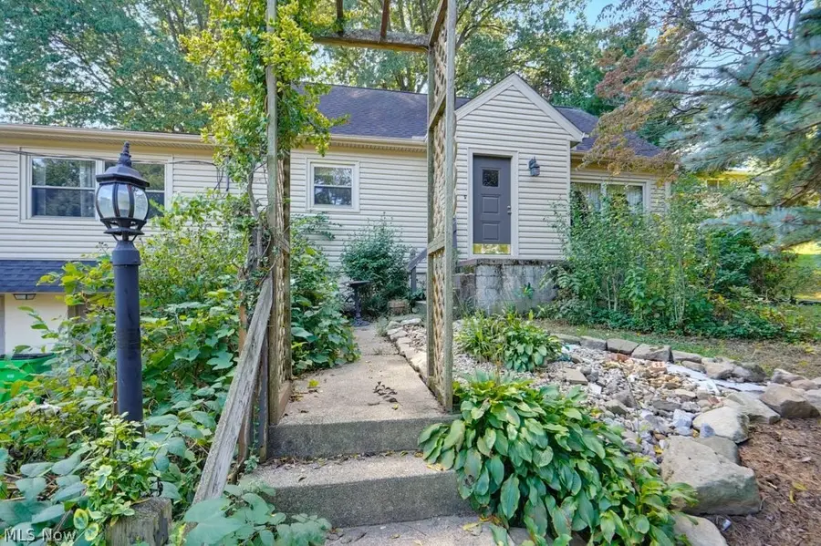 1170 Auburn Avenue, Barberton, OH 44203 - #3