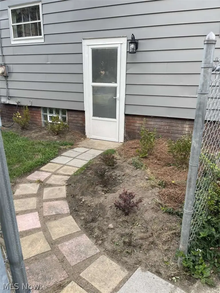 1273 Pondview Avenue, Akron, OH 44305 - #3