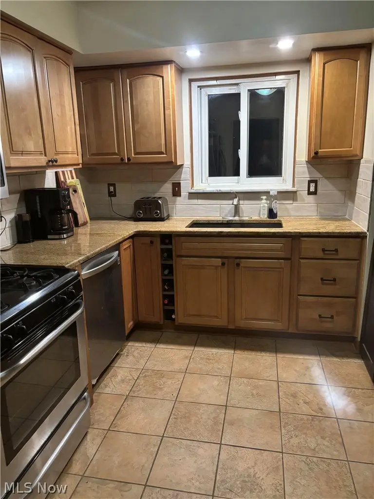 19202 Davinwood Drive, Cleveland, OH 44135 - #2