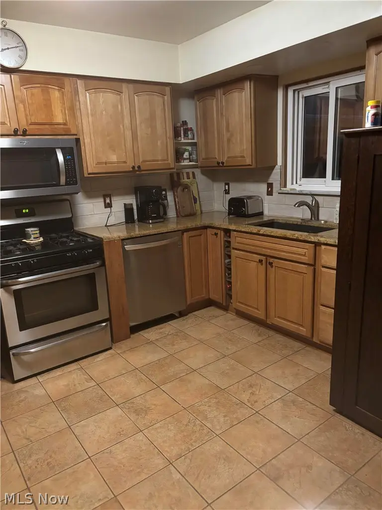 19202 Davinwood Drive, Cleveland, OH 44135 - #3