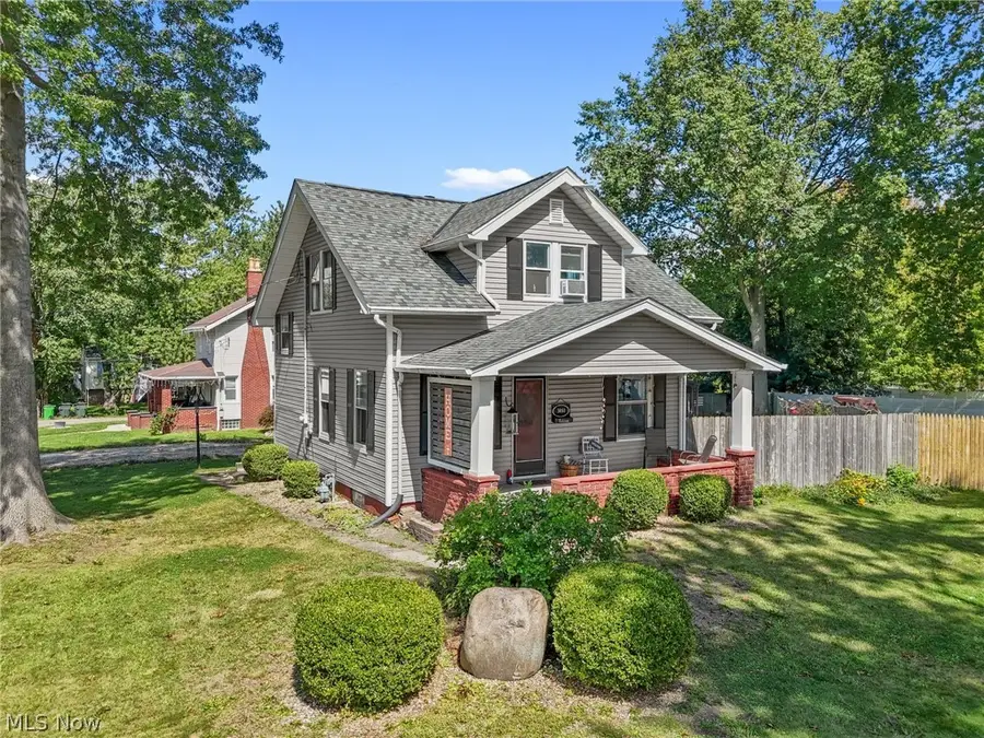 3051 Perrydale Nw Street, Uniontown, OH 44685 - #2