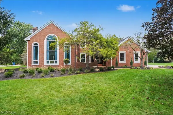 207 N Hayden Parkway, Hudson, OH 44236