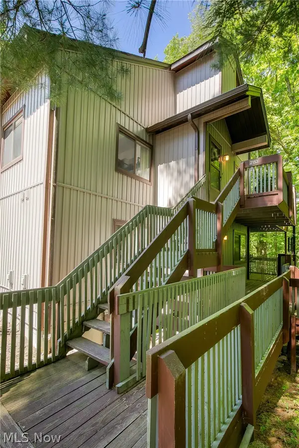2153 Pinebrook Trail, Cuyahoga Falls, OH 44223