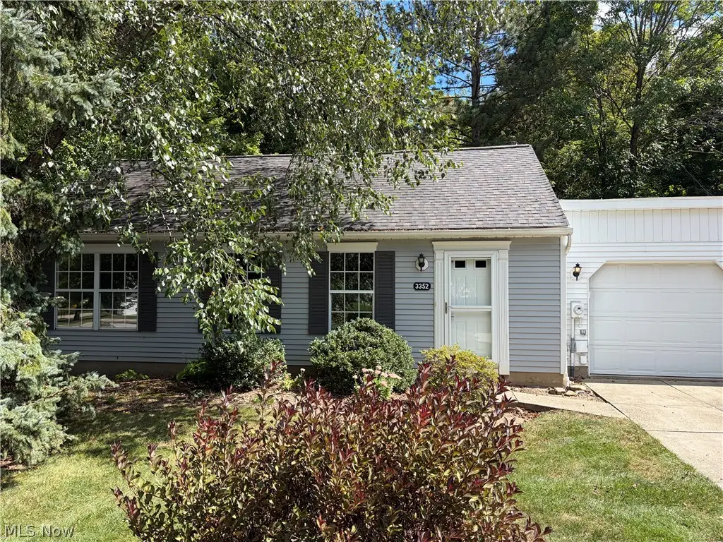 3352 Brookside Lane, Cuyahoga Falls, OH 44223 - #1