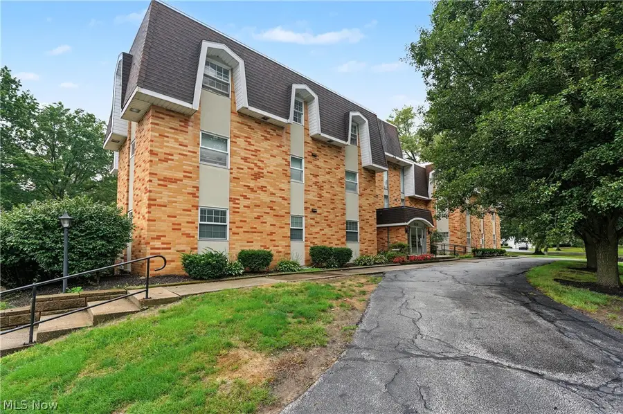 924 Memorial Parkway #104, Akron, OH 44303 - #3
