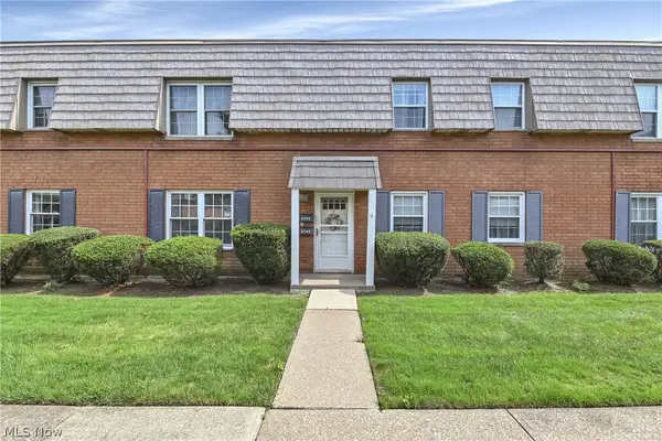 2793 Pease Drive #C303, Rocky River, OH 44116