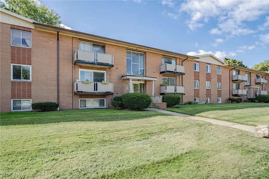22051 River Oaks Drive #B11, Rocky River, OH 44116 - #2
