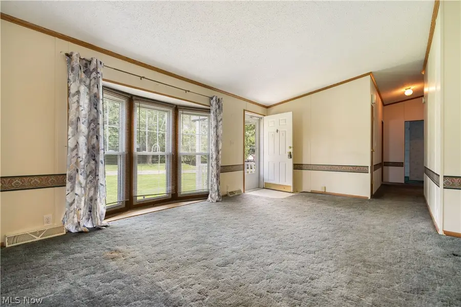 4025 Burke Ne Avenue, Louisville, OH 44641 - #3