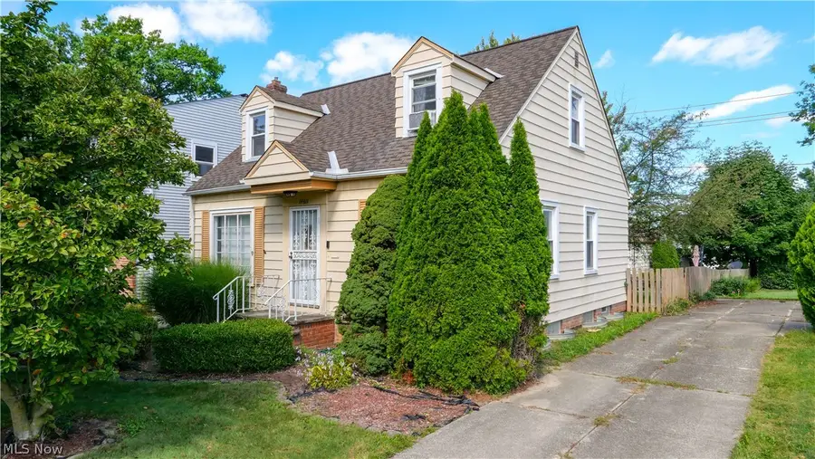 14611 Krems Avenue, Maple Heights, OH 44137 - #3