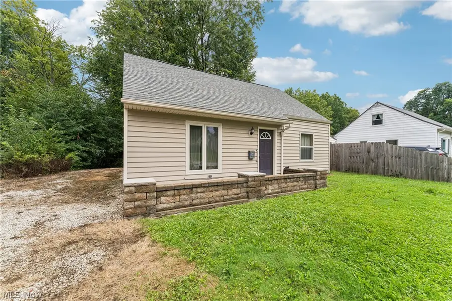 2143 Hillside Street, Cuyahoga Falls, OH 44221 - #2
