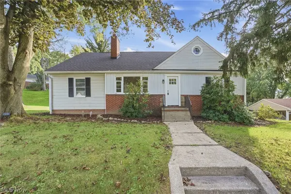 2300 38th Nw Street, Canton, OH 44709
