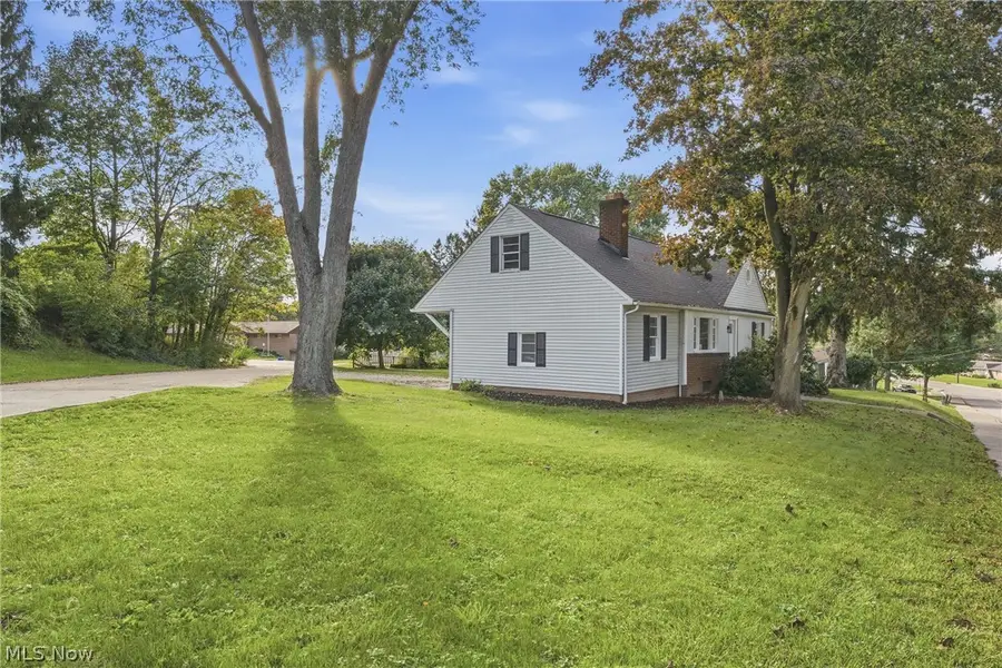 2300 38th Nw Street, Canton, OH 44709 - #3