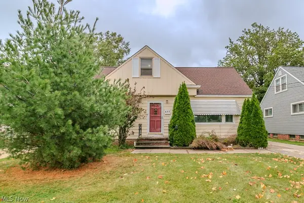 655 E 305th Street, Willowick, OH 44095