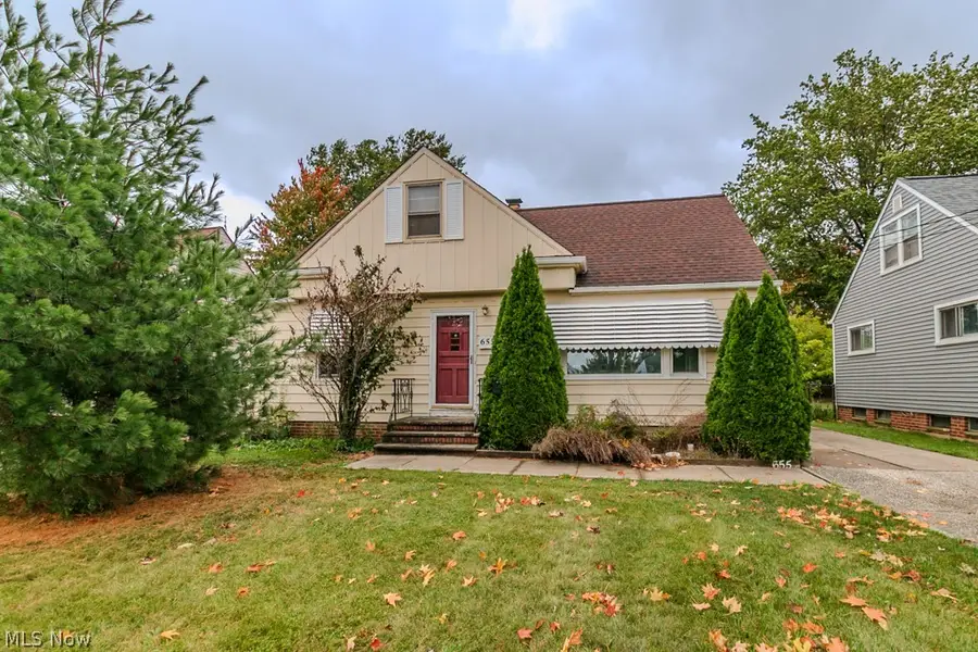 655 E 305th Street, Willowick, OH 44095 - #2