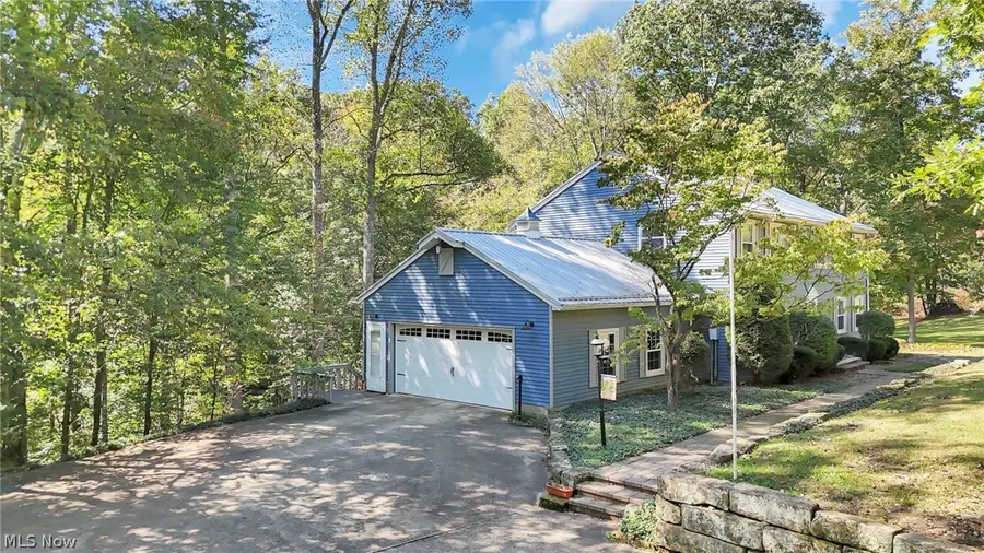 557 Hillsdale Drive, Coshocton, OH 43812 - #3