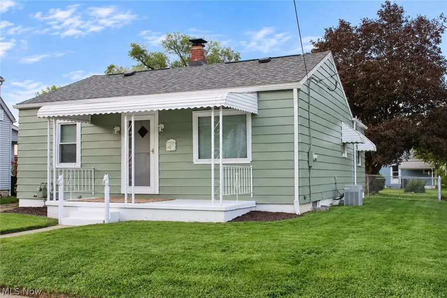 1221 Seborn Avenue, Zanesville, OH 43701 - #2