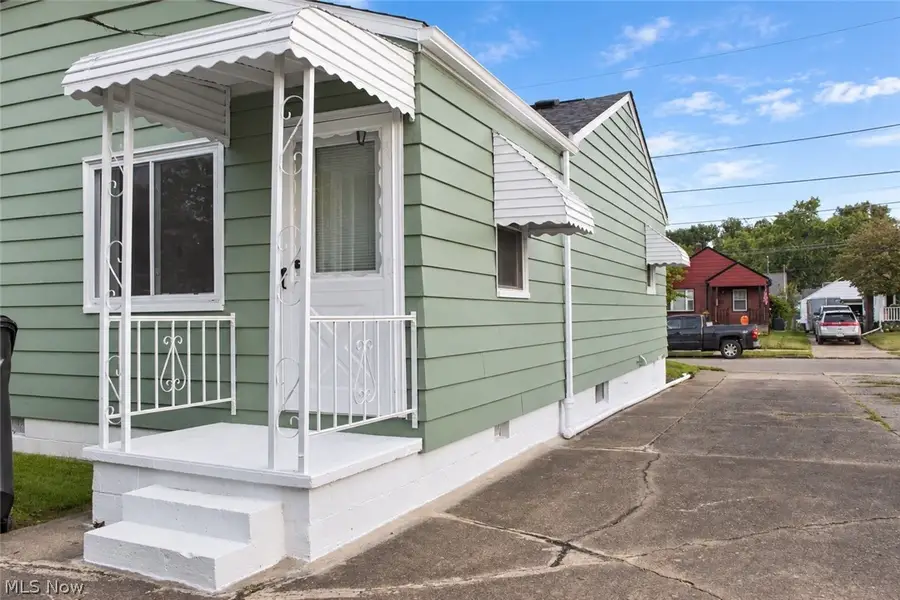 1221 Seborn Avenue, Zanesville, OH 43701 - #3