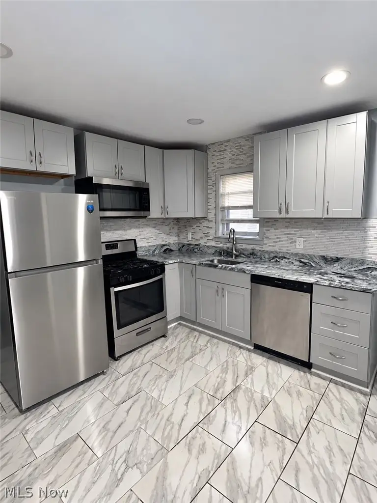 3394 Lownesdale Road, Cleveland Heights, OH 44112 - #2