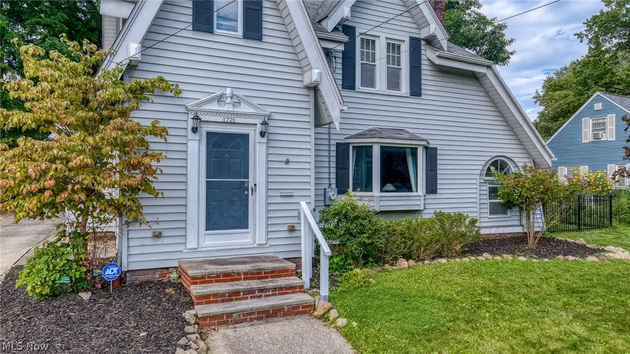 1721 Grant Avenue, Cuyahoga Falls, OH 44223 - #2