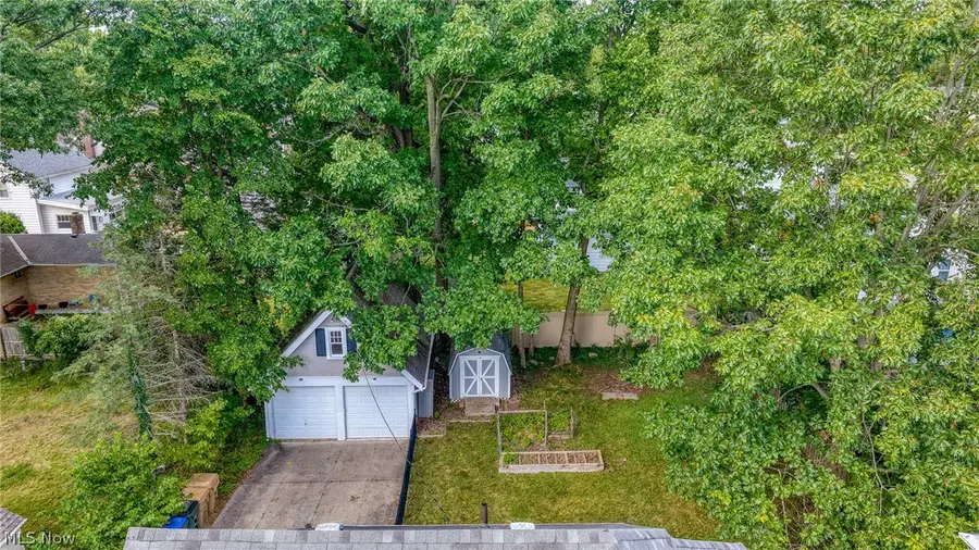 1721 Grant Avenue, Cuyahoga Falls, OH 44223 - #3