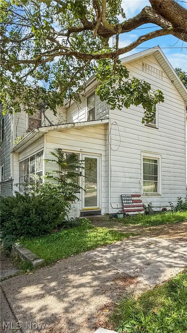 44 Walnut Street, Leetonia, OH 44431