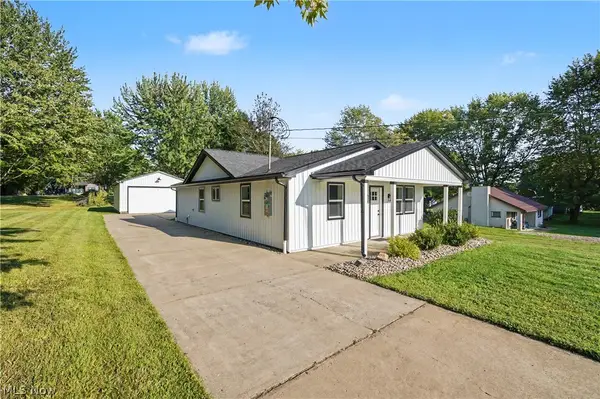 2351 Heston Drive, Lake Milton, OH 44429