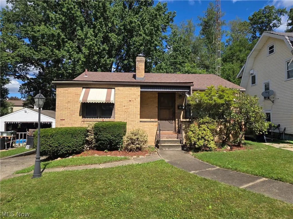 1601 19th Nw Street, Canton, OH 44709 - #1