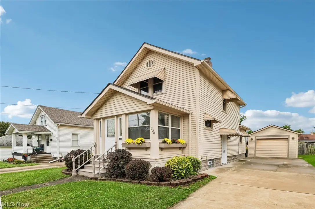 320 Powers Avenue, Girard, OH 44420 - #1