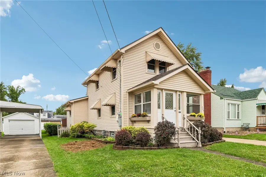 320 Powers Avenue, Girard, OH 44420 - #2
